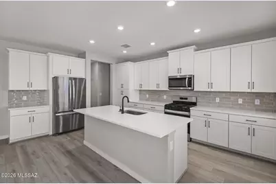 7810 S Wild Prairie Drive S, Tucson, AZ 85757 - Photo 5