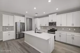 7810 S Wild Prairie Dr S, Tucson, AZ 85757 - Photo 5