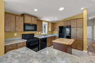 7706 W Copper Nugget Dr, Tucson, AZ 85735 - Photo 21