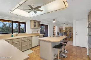 800 E Camino Alberca, Tucson, AZ 85718 - Photo 13