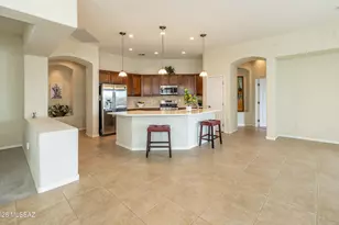 12648 N New Reflection Dr, Marana, AZ 85658 - Photo 9