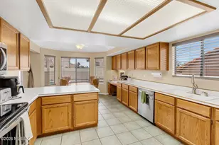 1111 W Graythorn Pl, Tucson, AZ 85737 - Photo 7