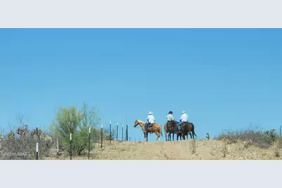 5031 W Helmet Peak Road, Sahuarita, AZ 85629 - Photo 21