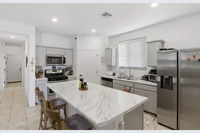 7976 S Golden Bell Drive, Tucson, AZ 85747 - Photo 9