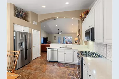 1986 E Desert Lark Pass, Green Valley, AZ 85614 - Photo 11