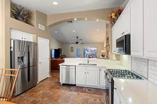 1986 E Desert Lark Pass, Green Valley, AZ 85614 - Photo 11