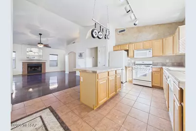 8844 E Marci Lynne Way, Tucson, AZ 85747 - Photo 7