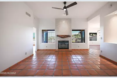 1201 E Camino Diestro, Oro Valley, AZ 85704 - Photo 11