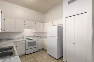 1608 W Mulholland Ct, Tucson, AZ 85746 - Photo 13