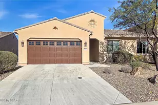 954 N Broken Hills Dr, Green Valley, AZ 85614 - Photo 5