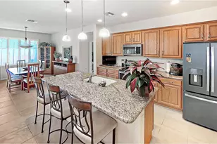 954 N Broken Hills Dr, Green Valley, AZ 85614 - Photo 3