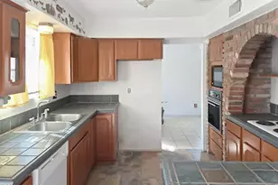 2121 W Ironwood Ridge Dr, Tucson, AZ 85745 - Photo 3