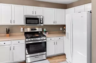 8265 W Redshank Dr, Tucson, AZ 85757 - Photo 5