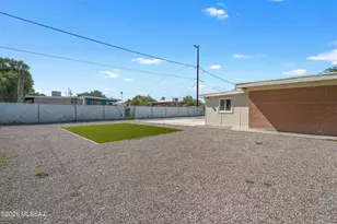 8142 East 5th Street, Tucson, AZ 85710 - Photo 19