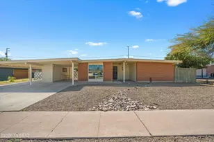 8142 East 5th Street, Tucson, AZ 85710 - Photo 1
