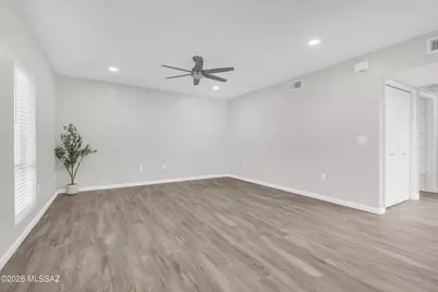 71 E Santa Chalice Drive, Green Valley, AZ 85614 - Photo 9