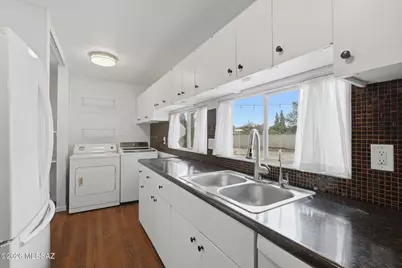8276 E Koralee Place, Tucson, AZ 85710 - Photo 17