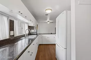 8276 E Koralee Pl, Tucson, AZ 85710 - Photo 15