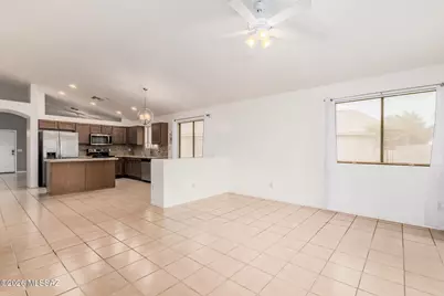8509 E Sarnoff Ridge Loop, Tucson, AZ 85710 - Photo 13