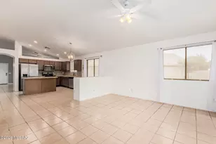 8509 E Sarnoff Ridge Loop, Tucson, AZ 85710 - Photo 13
