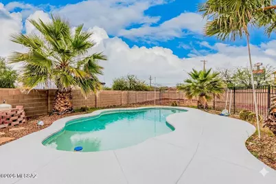 8509 E Sarnoff Ridge Loop, Tucson, AZ 85710 - Photo 3