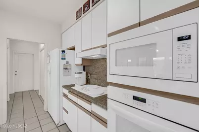 1421 N Abrego Drive, Green Valley, AZ 85614 - Photo 13