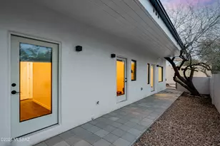 2227 E Helen St, Tucson, AZ 85719 - Photo 43