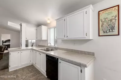 2854 E Cottonwood Club Lane, Tucson, AZ 85706 - Photo 13