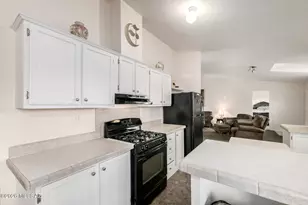 2854 E Cottonwood Club Ln, Tucson, AZ 85706 - Photo 17