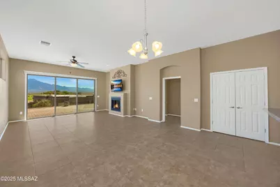 5829 S Waynes Way, Green Valley, AZ 85622 - Photo 23