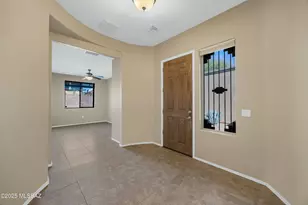 5829 S Waynes Way, Green Valley, AZ 85622 - Photo 7