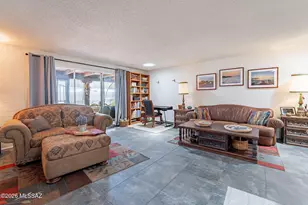 625 W Camino Corto, Green Valley, AZ 85614 - Photo 3