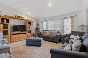 5801 S Mahan Dr, Tucson, AZ 85746 - Photo 3