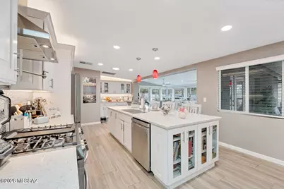 6510 N Longfellow Drive, Tucson, AZ 85718 - Photo 9