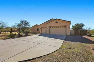 12911 W Zebra Aloe Pl, Tucson, AZ 85743 - Photo 3