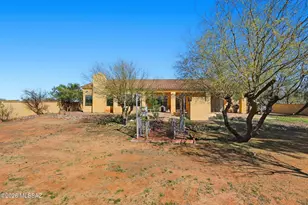 12911 W Zebra Aloe Pl, Tucson, AZ 85743 - Photo 3