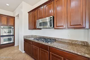 12911 W Zebra Aloe Pl, Tucson, AZ 85743 - Photo 11