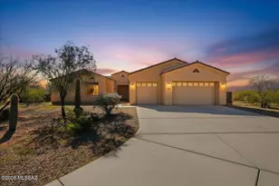 12911 W Zebra Aloe Pl, Tucson, AZ 85743 - Photo 3