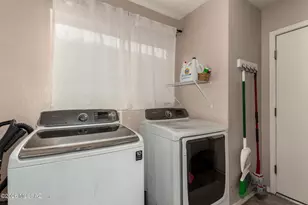 8449 E Hodgman Pl, Tucson, AZ 85747 - Photo 33