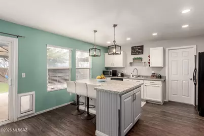 8449 E Hodgman Place, Tucson, AZ 85747 - Photo 11