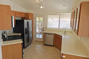 4776 W Rosebay St, Tucson, AZ 85742 - Photo 7