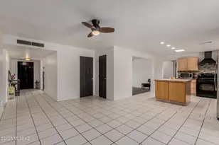 8808 E Wallen Ridge Dr, Tucson, AZ 85710 - Photo 5