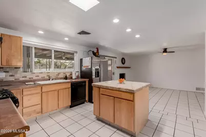 8808 E Wallen Ridge Drive, Tucson, AZ 85710 - Photo 3
