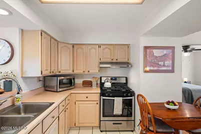 348 S Paseo Lobo #C, Green Valley, AZ 85614 - Photo 11