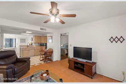 348 S Paseo Lobo #C, Green Valley, AZ 85614 - Photo 9