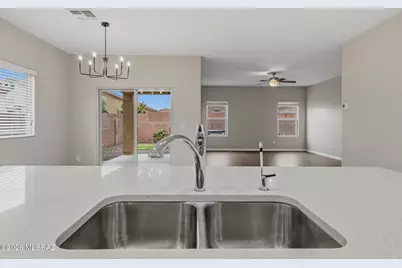 12394 W Reyher Farms Loop, Marana, AZ 85653 - Photo 5