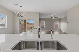 12394 W Reyher Farms Loop, Marana, AZ 85653 - Photo 5