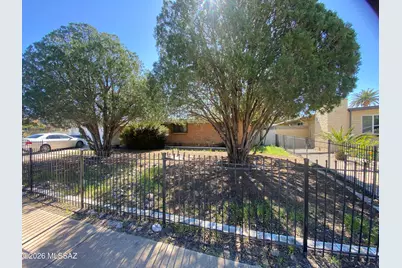 7862 E Lee Street, Tucson, AZ 85715 - Photo 1