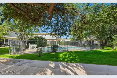 101 E University Boulevard #APT 1, Tucson, AZ 85705 - Photo 17
