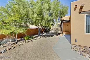 5660 W Triangle X Pl, Tucson, AZ 85713 - Photo 9